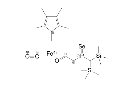 Iron(IV) 2-[bis(trimethylsilyl)methyl-selenoxo-phosphanuidyl]ethanone 1,2,3,4,5-pentamethylcyclopenta-2,4-dien-1-ide carbonyl