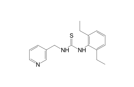 1-(2,6-diethylphenyl)-3-[(3-pyridyl)methyl]-2-thiourea